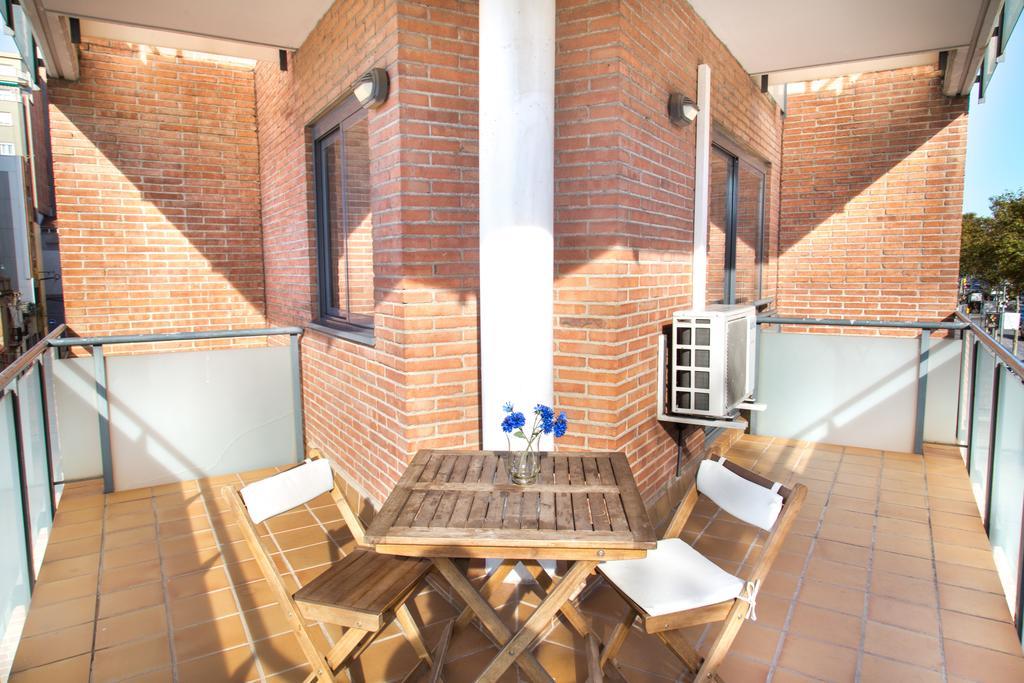New & Sunny Apartment Barcelona Buitenkant foto