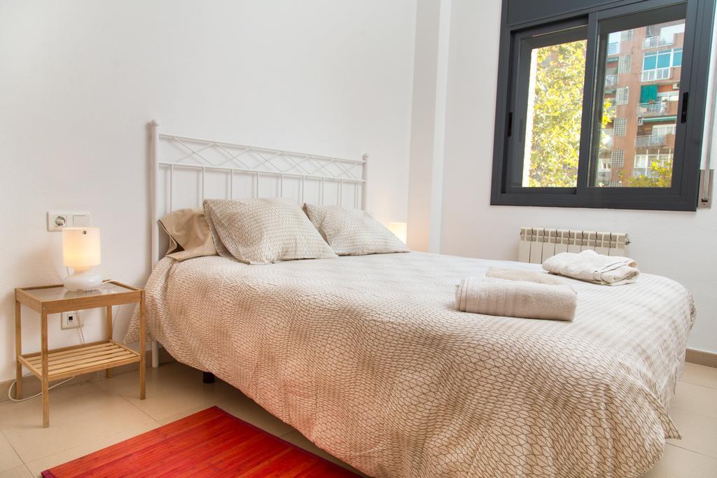 New & Sunny Apartment Barcelona Buitenkant foto
